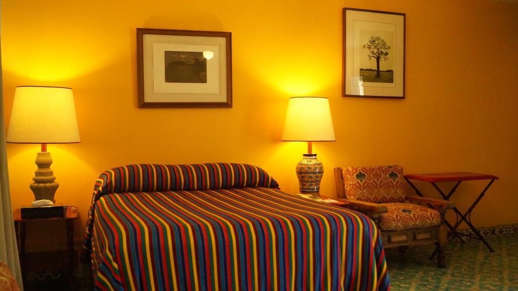 Bed and Breakfast Casa De Las Flores Tlaquepaque Номер фото