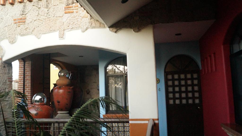 Bed and Breakfast Casa De Las Flores Tlaquepaque Екстер'єр фото