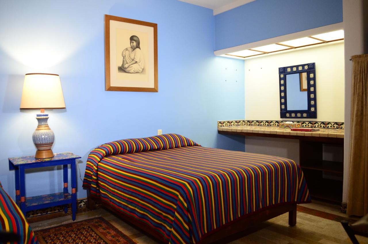 Bed and Breakfast Casa De Las Flores Tlaquepaque Екстер'єр фото