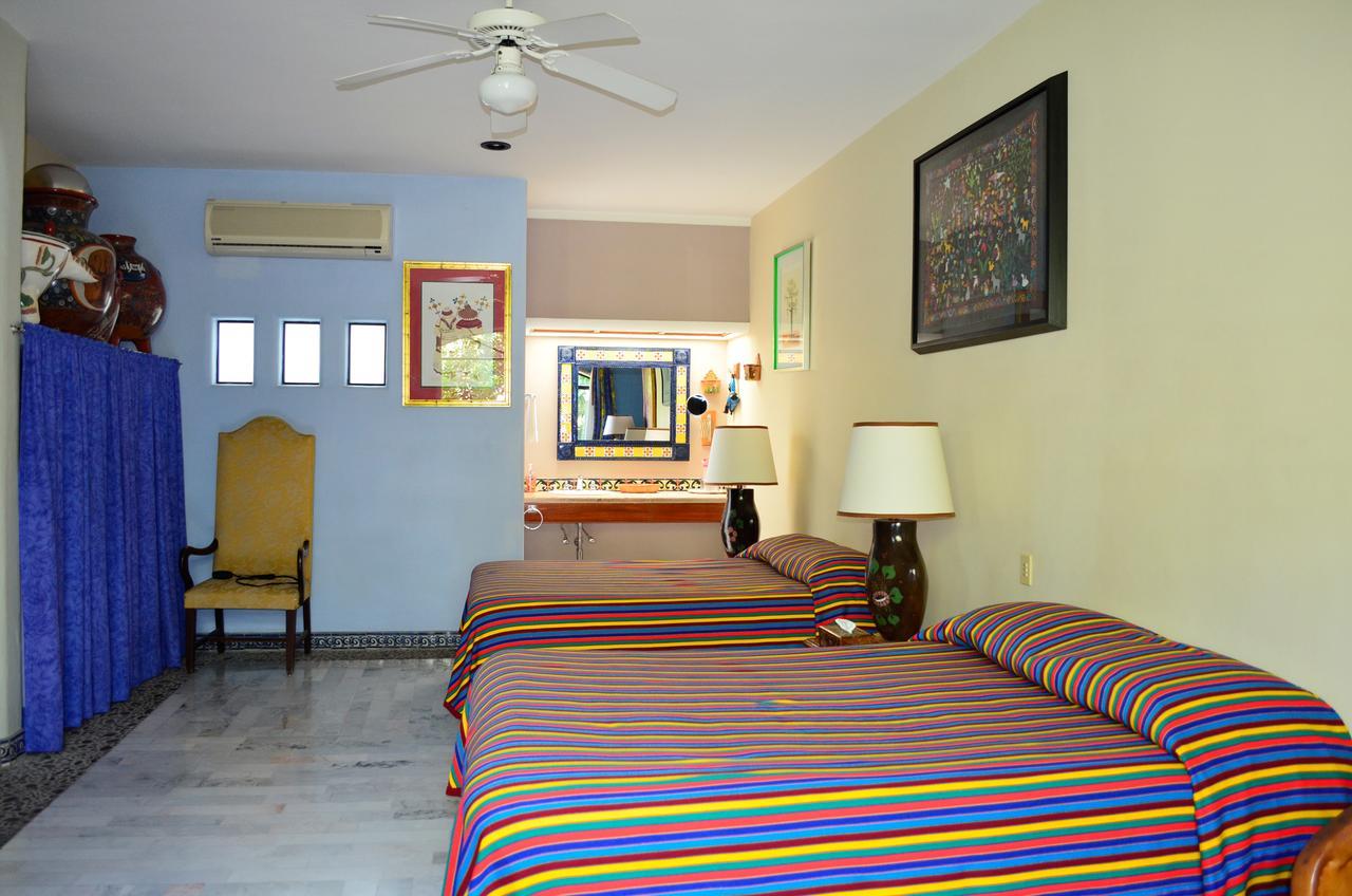 Bed and Breakfast Casa De Las Flores Tlaquepaque Екстер'єр фото