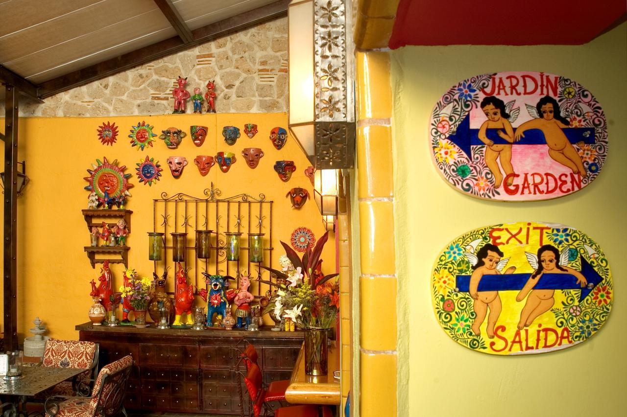 Bed and Breakfast Casa De Las Flores Tlaquepaque Екстер'єр фото