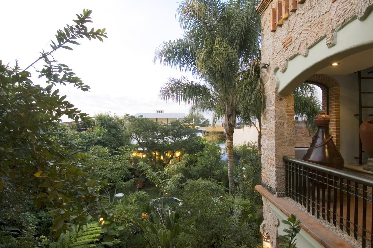 Bed and Breakfast Casa De Las Flores Tlaquepaque Екстер'єр фото
