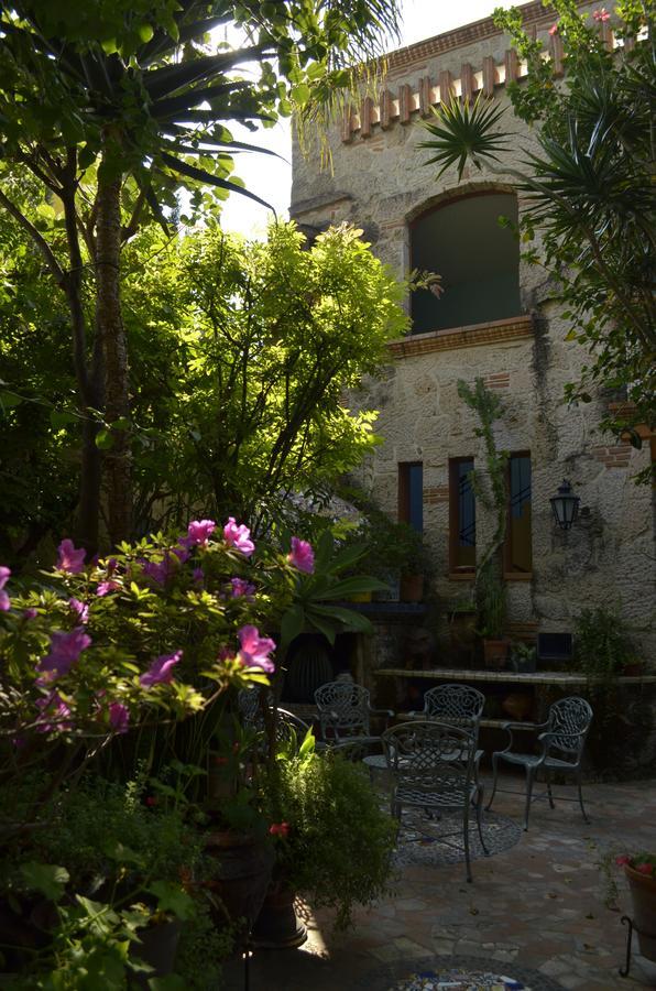 Bed and Breakfast Casa De Las Flores Tlaquepaque Екстер'єр фото